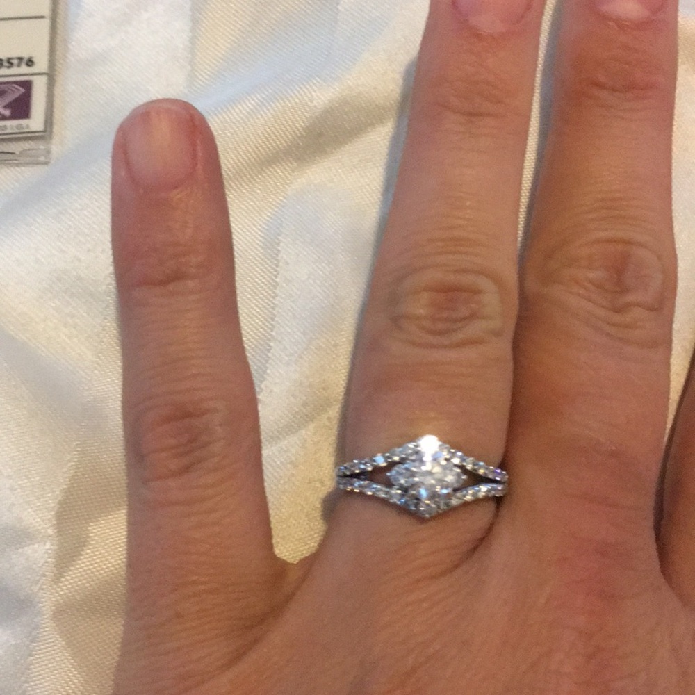 Diamond engagement ring